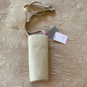 Luxe straw water bottle carrier